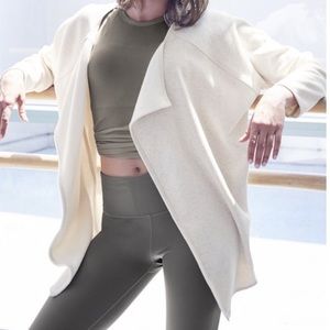 Athleta Cozy Karma Wrap size small